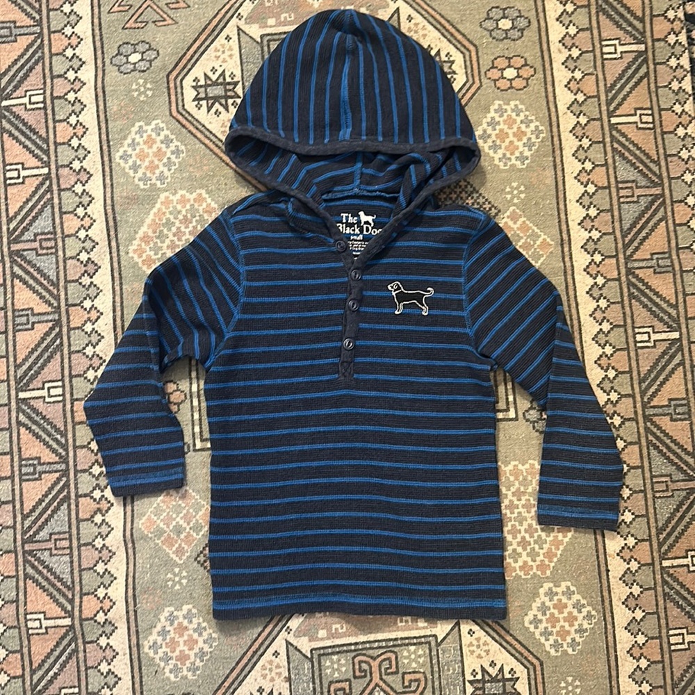 The Black Dog hooded shirt